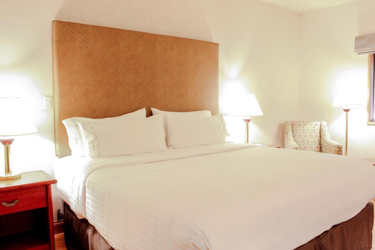 Holiday Inn Express Chihuahua By Ihg Exterior foto